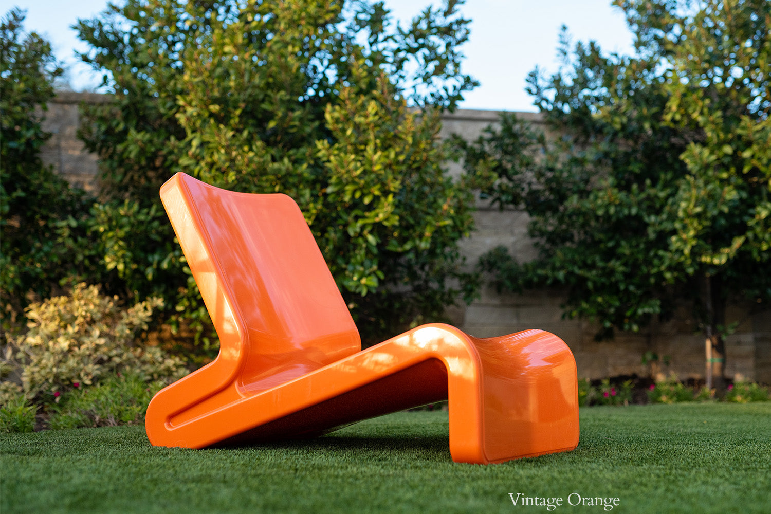 Line In-Pool Lounge Chair – Modern Outdoor Pool Chair
