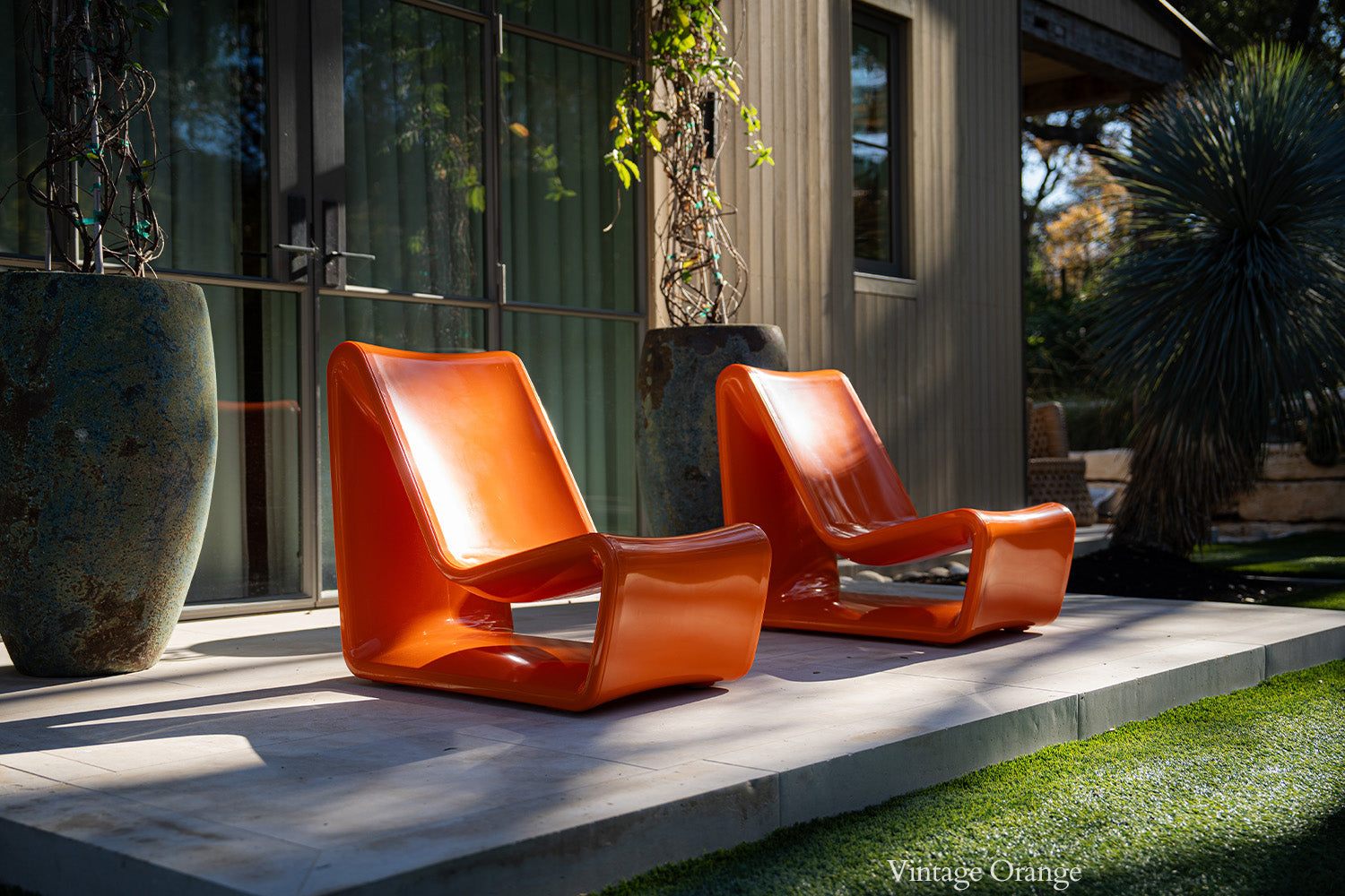 Loop Modern Outdoor Lounge Chair – In-Pool & Patio Tanning Ledge Chair