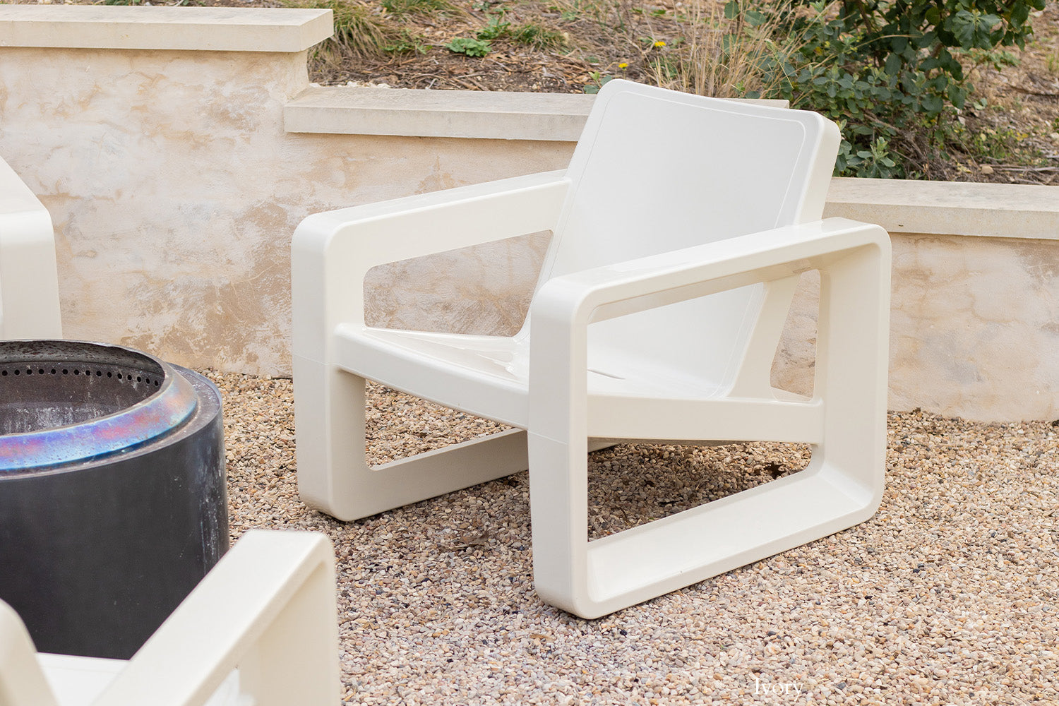 Deck Modern Outdoor Resin Lounge Chair – Patio & Poolside