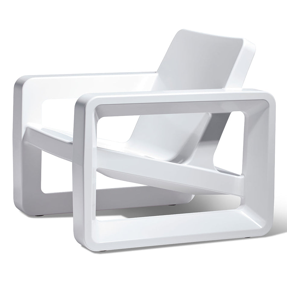 Deck Modern Outdoor Resin Lounge Chair – Patio & Poolside