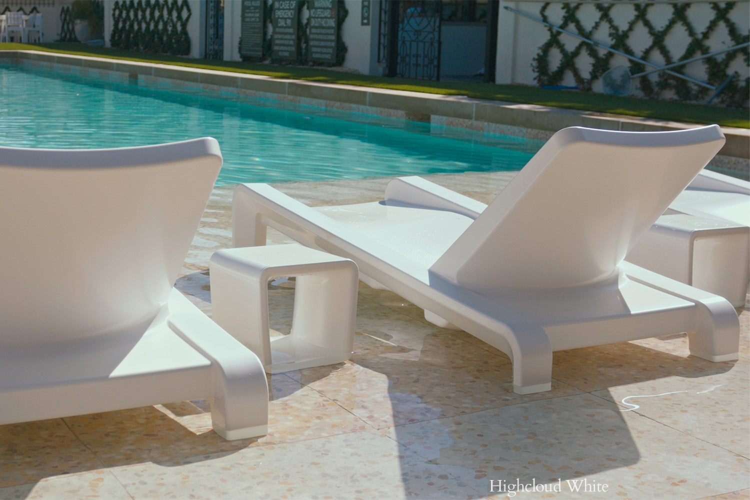 Deck Outdoor Chaise Lounge – Modern In-Pool & Patio Sun Lounger