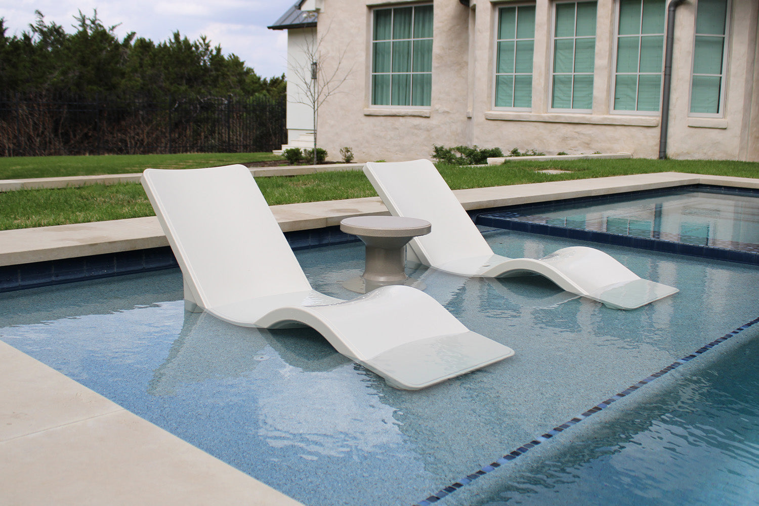 Line In-Pool Chaise Lounge – Modern Luxury Pool Lounger
