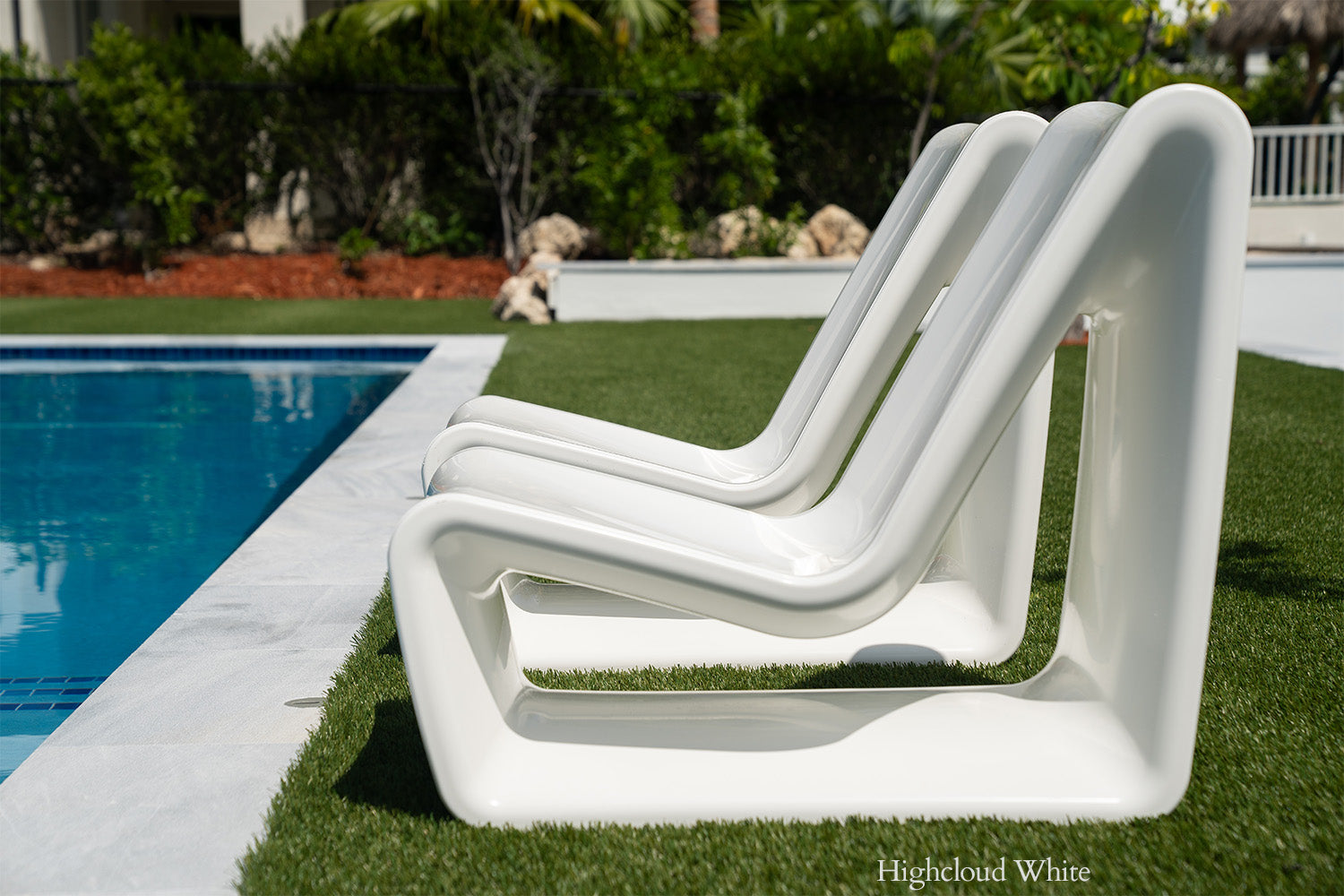 Loop Modern Outdoor Lounge Chair – In-Pool & Patio Tanning Ledge Chair