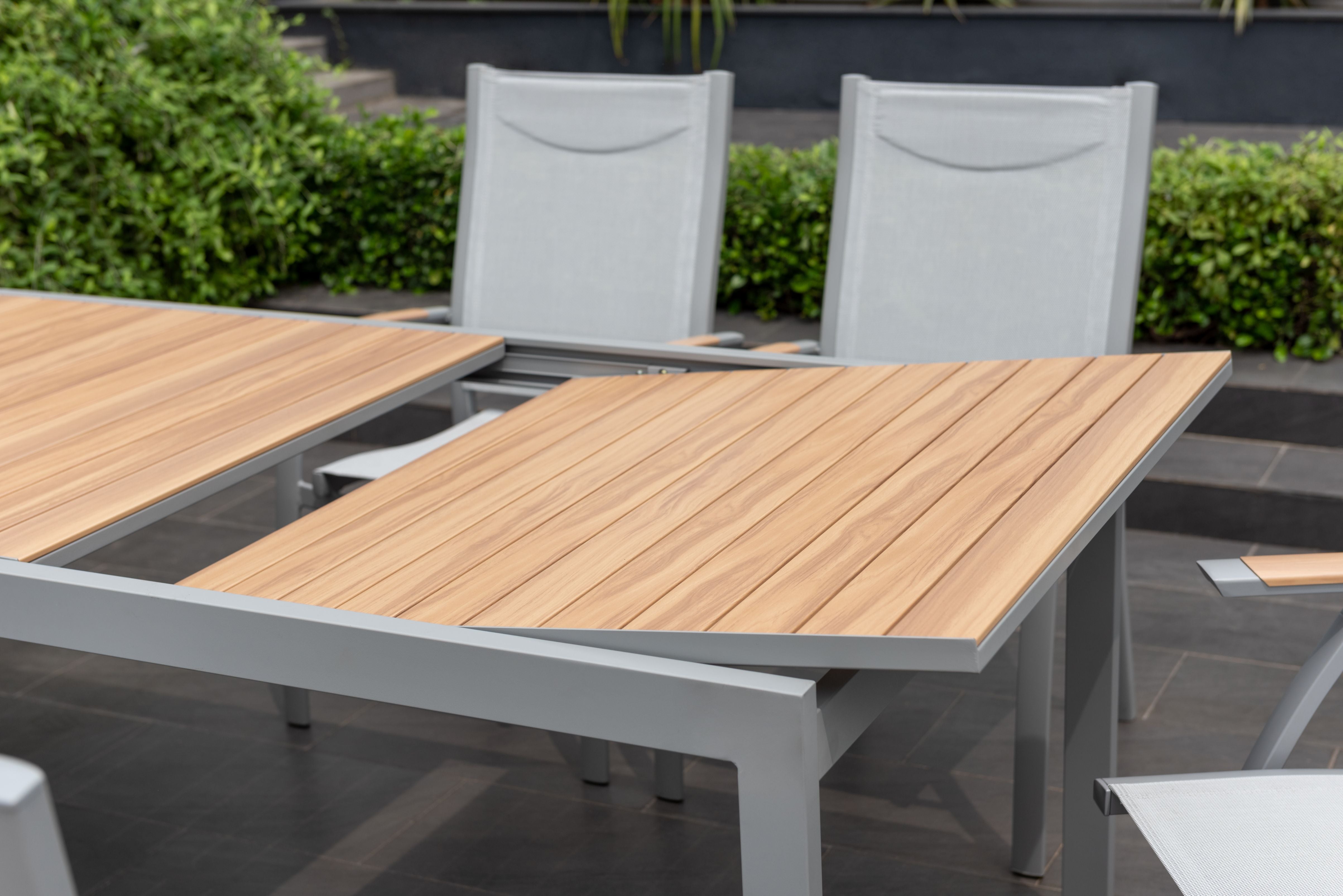 Panama Light Outdoor Extendable Dining Table – Aluminum AluPrint Patio Table